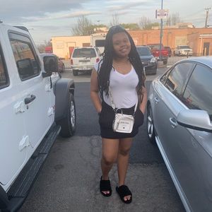 Meet your Posher, Destini